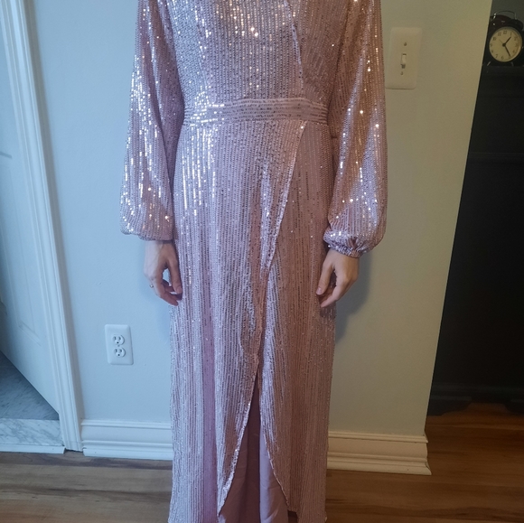 White sequin tulip cut maxi dress - Picture 6 of 6